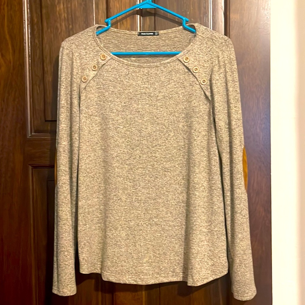Long sleeve heath grey with suede brown elbows and buttons - size S